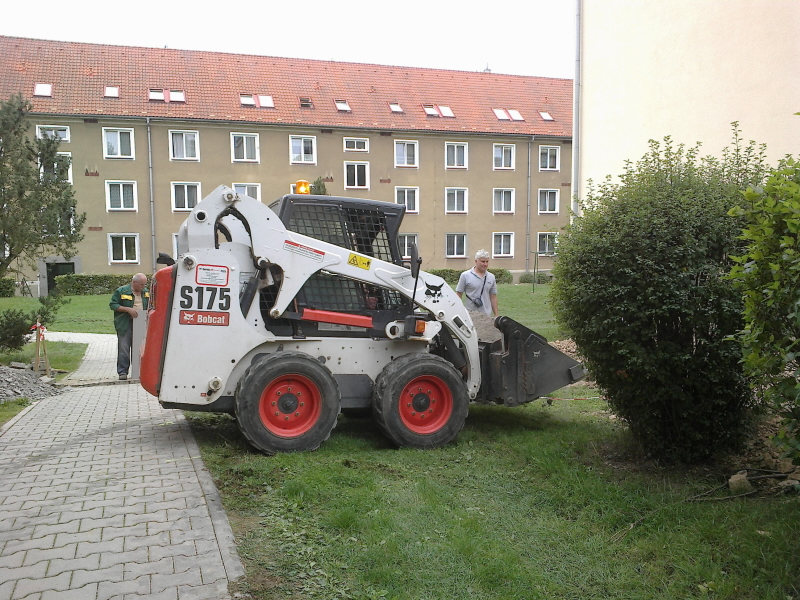 Opět se rozvozily tuny a tuny prosívky.